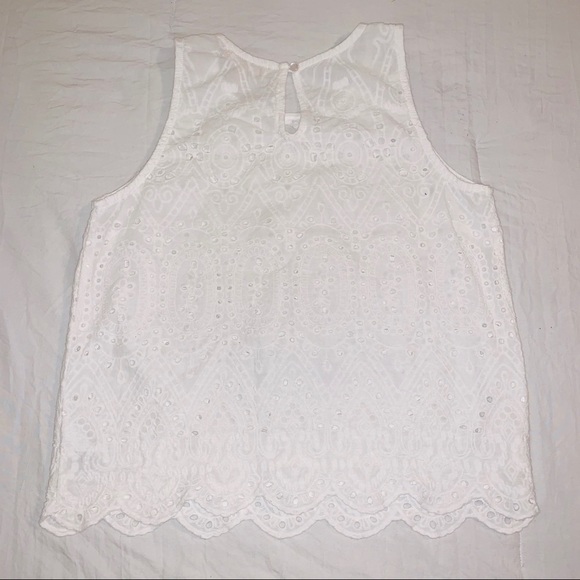 4/$25♦️MONTEAU White Crochet Lace Boxy Tank Top - Picture 3 of 3